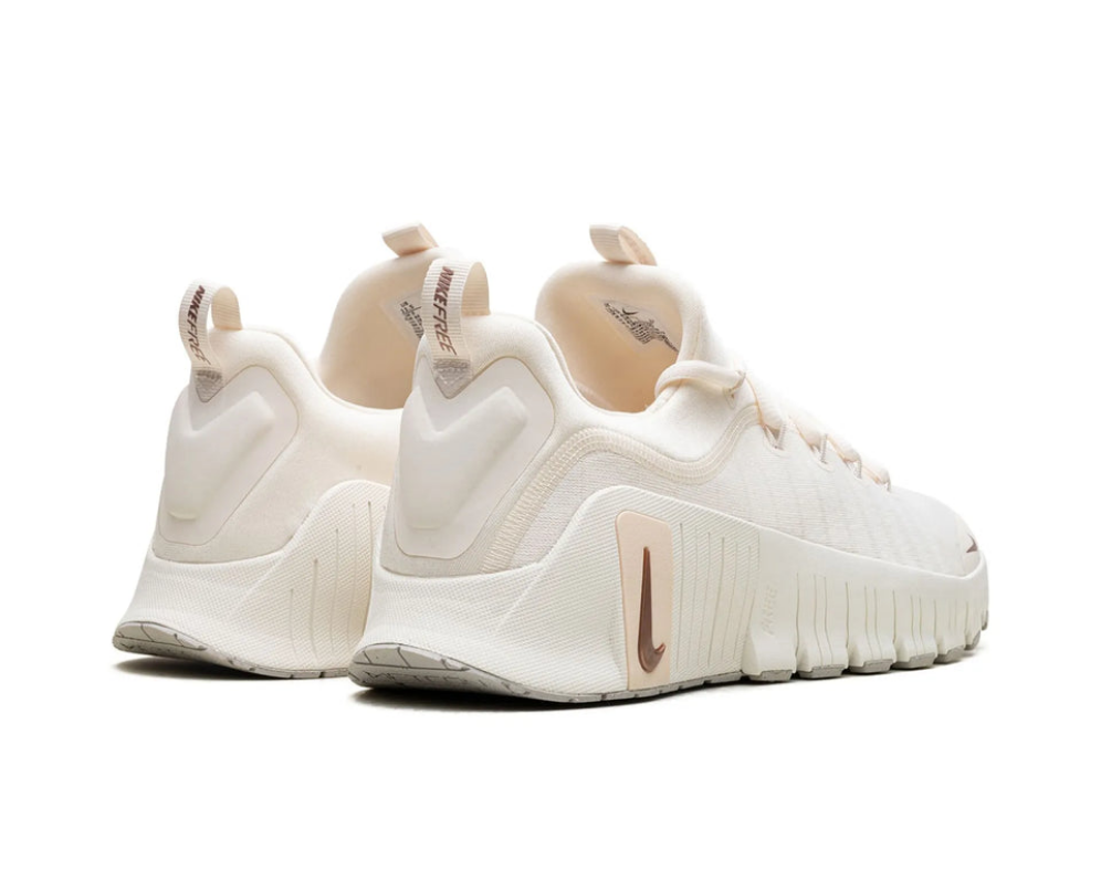Nike's Free Metcon 5 “Creme” Sneakers Prestige Stride