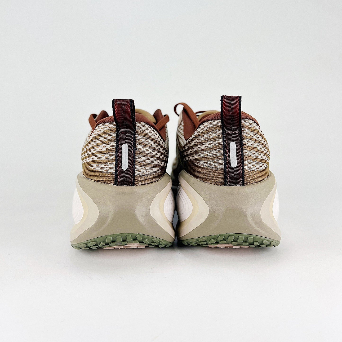 Nike Vomero Plus Sneakers