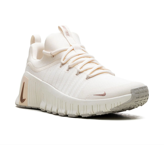 Nike's Free Metcon 5 “Creme” Sneakers Prestige Stride