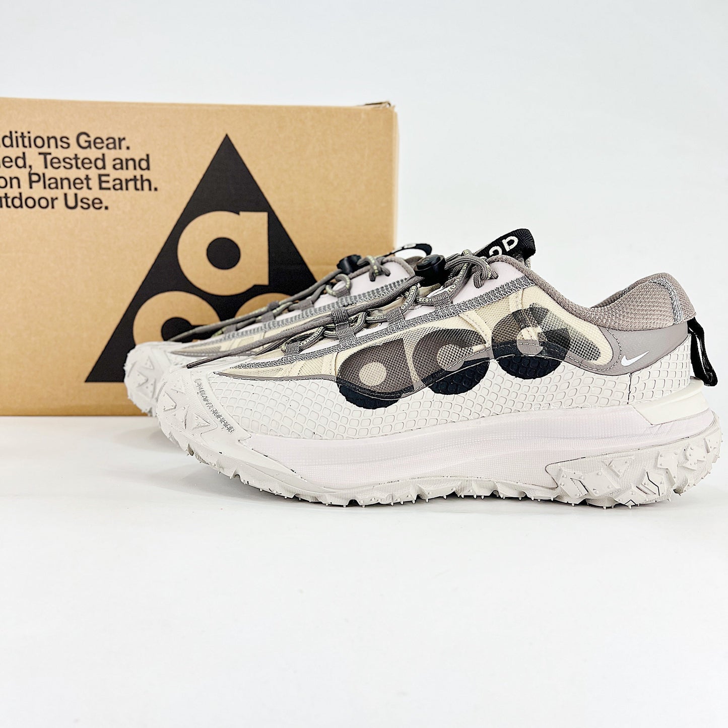 Nike ACG Mountain Fly 2 Low Sneakers
