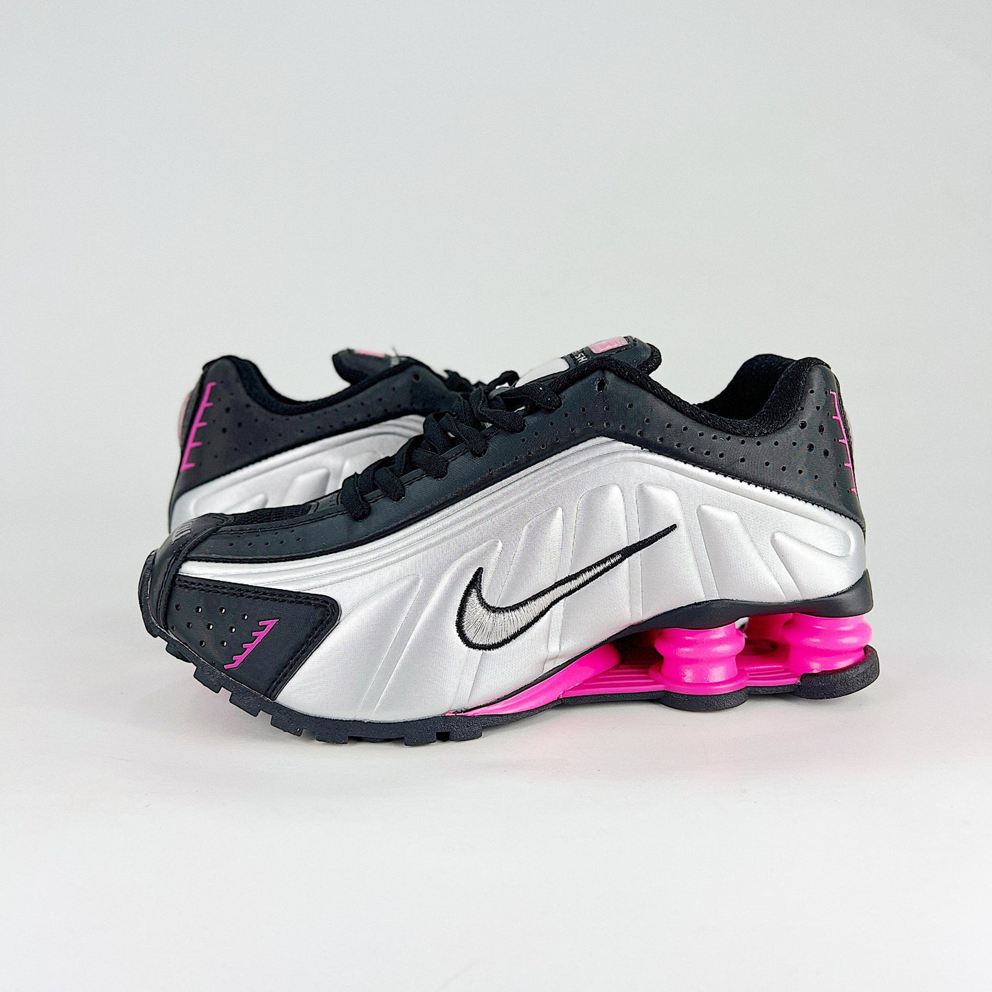 Nike Shox R4 Sneakers