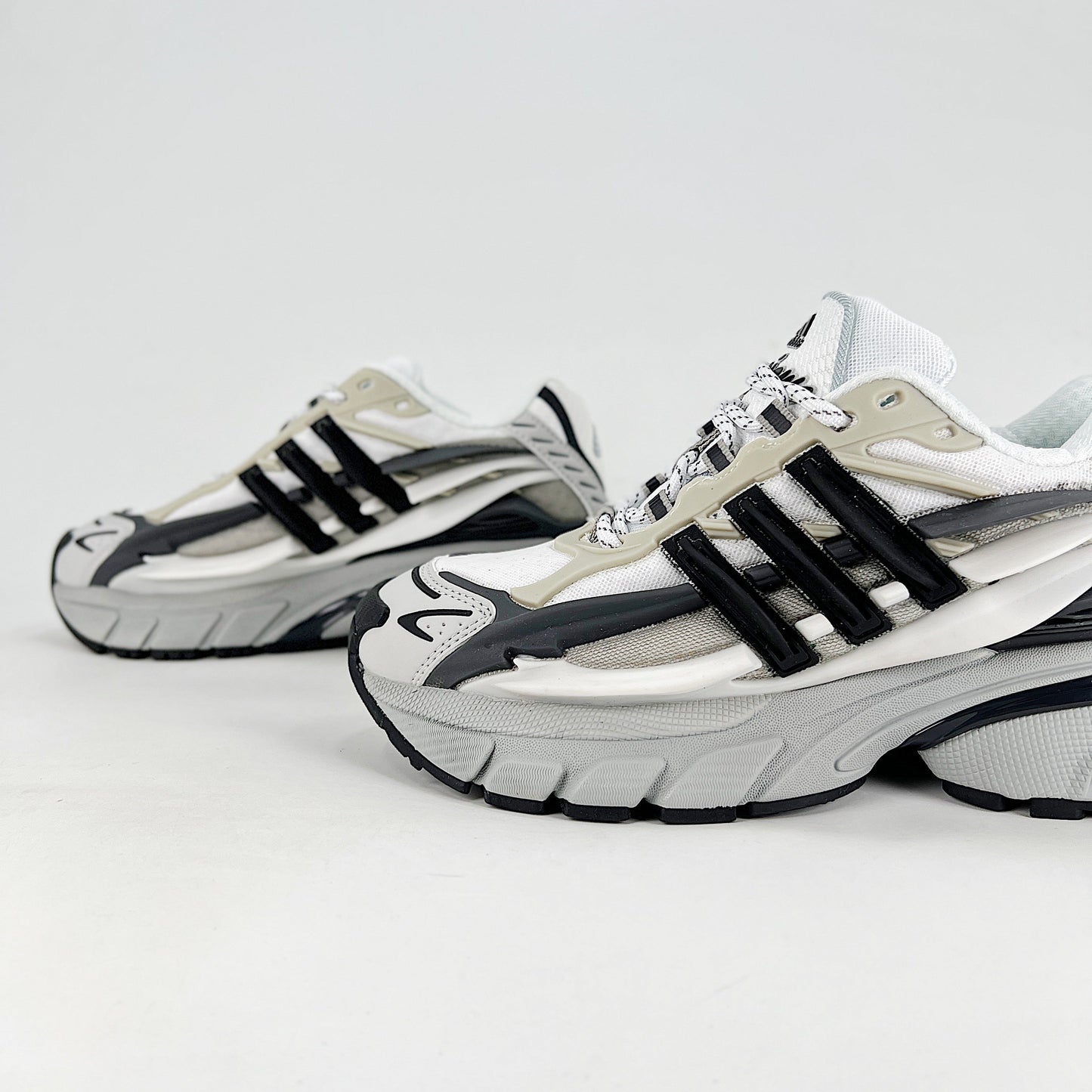 Adidas Adistar Jellyfish x Pharrell Williams Sneakers