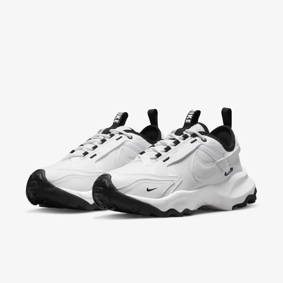 Nike TC 7900 Women’s White Sneakers