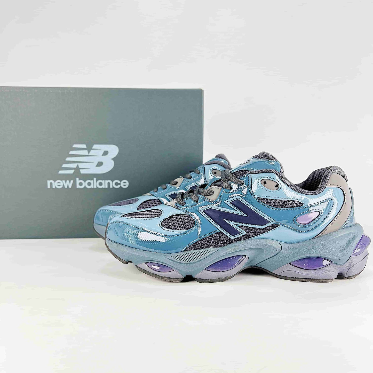 New Balance ABZORB 2000 Sneakers