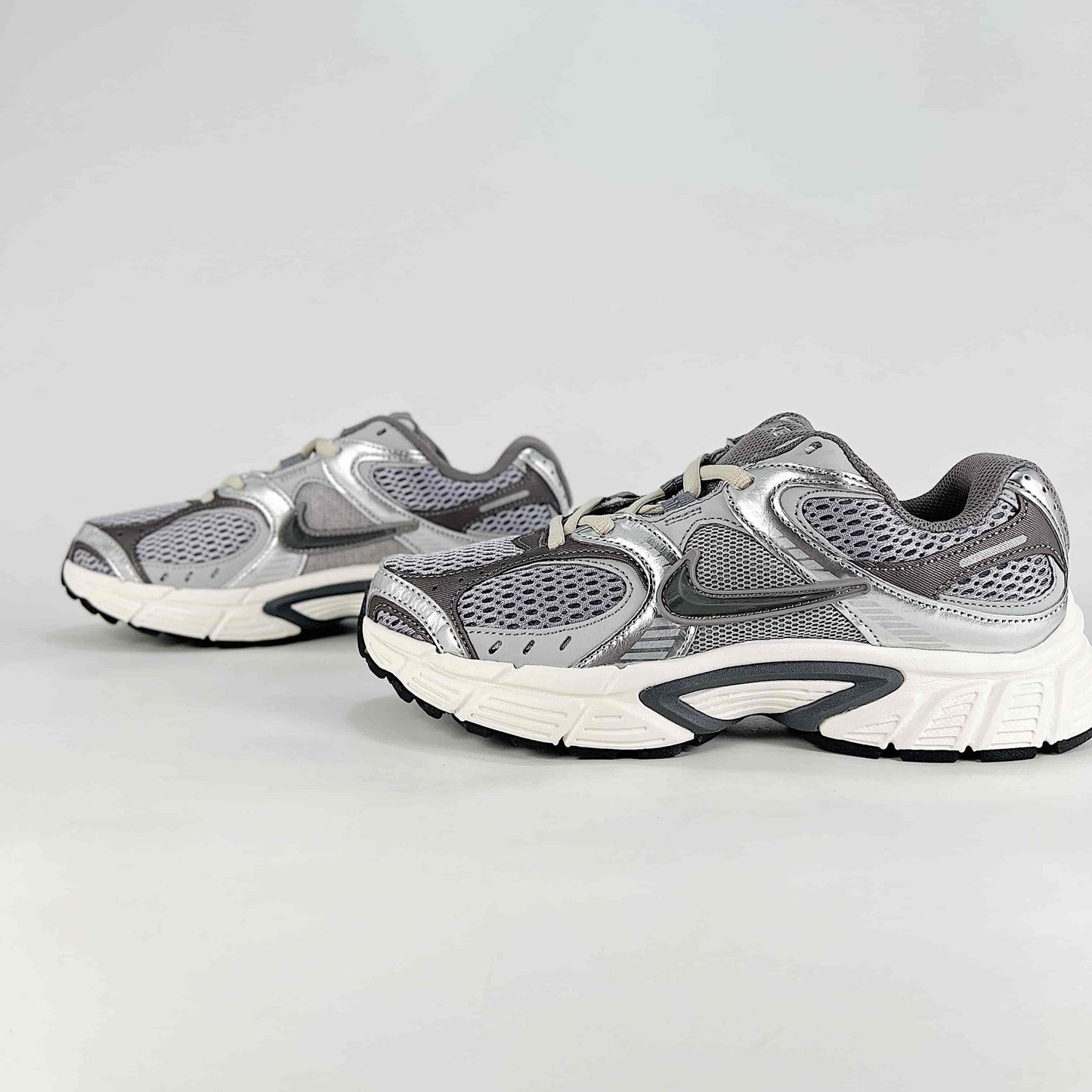 Nike V5 RNR Sneakers