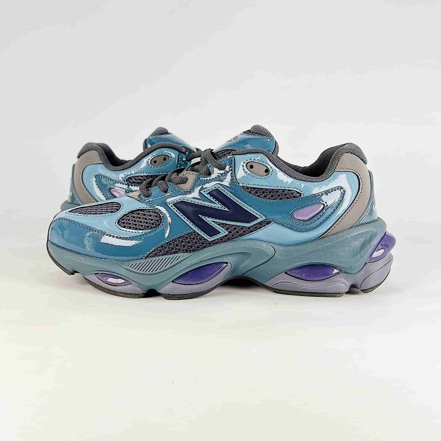 New Balance ABZORB 2000 Sneakers
