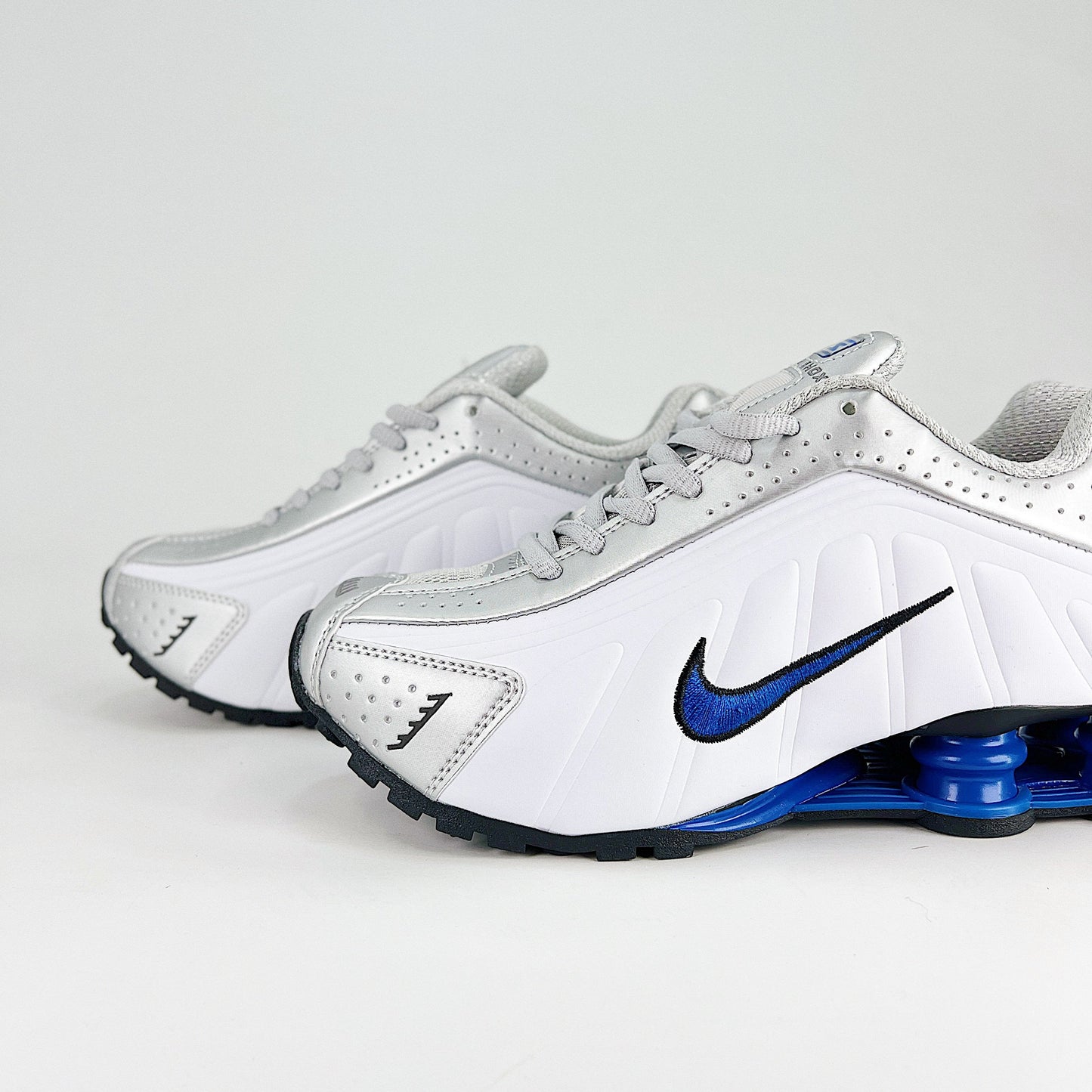 Nike Shox R4 Sneakers