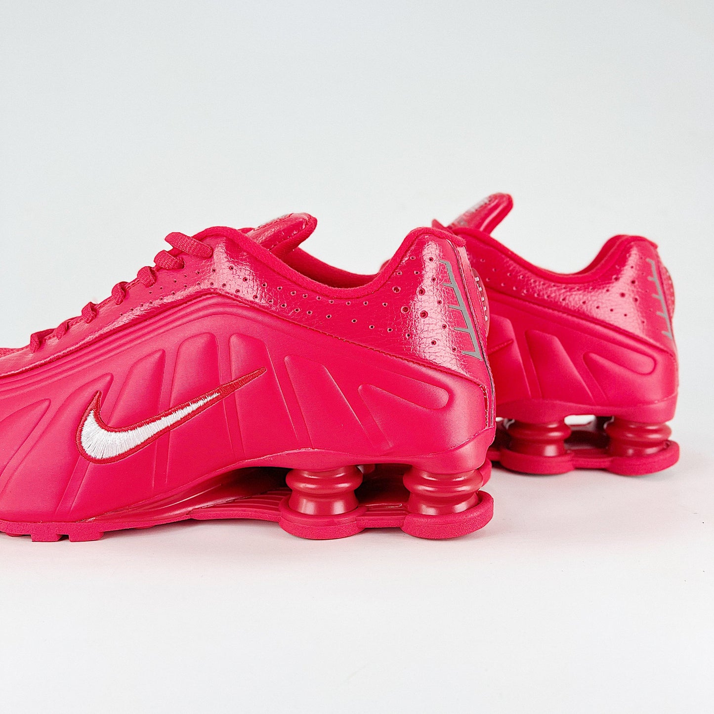 Nike Shox R4 Sneakers