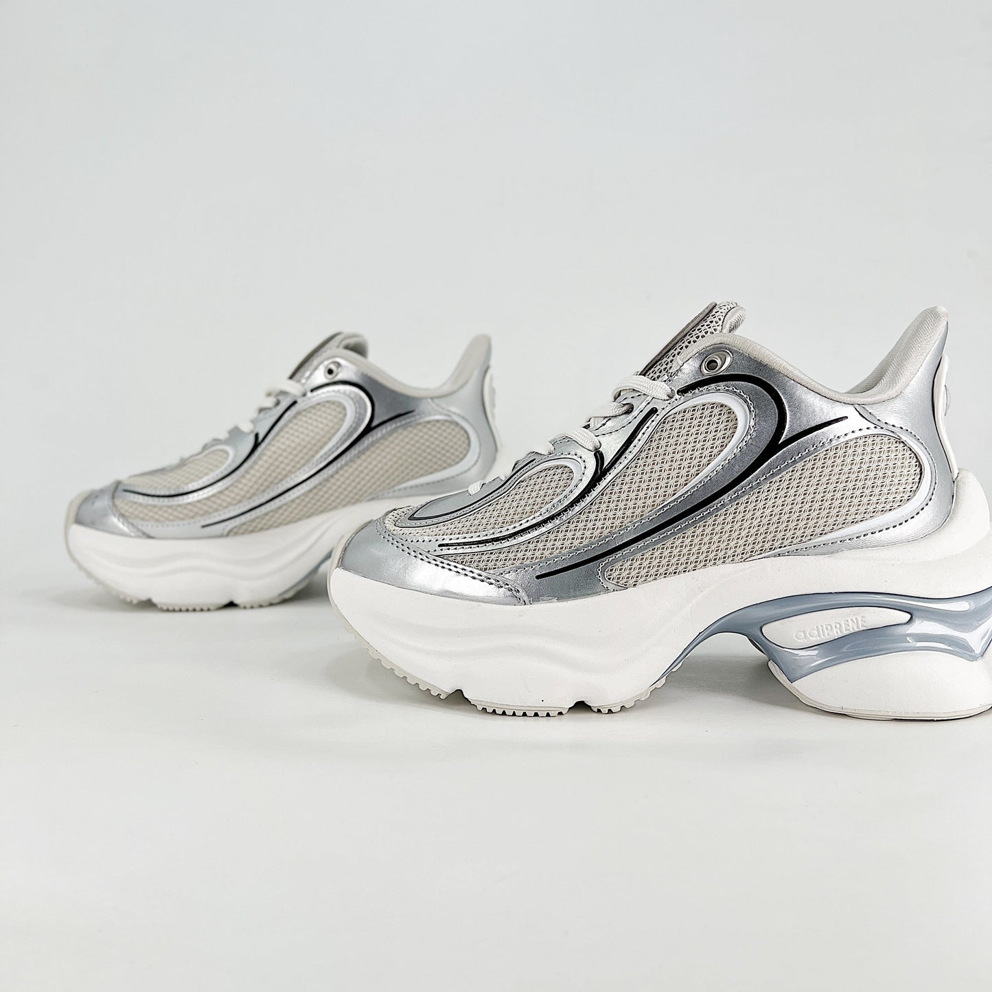 Adidas Ozvenuz Sneakers