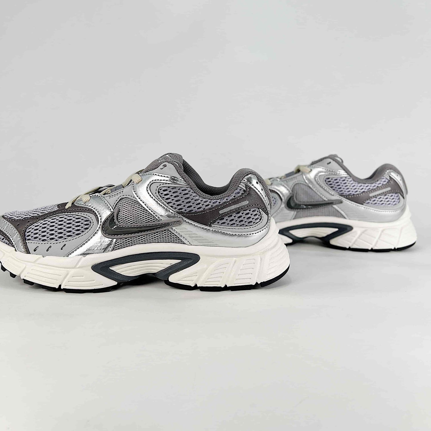 Nike V5 RNR Sneakers