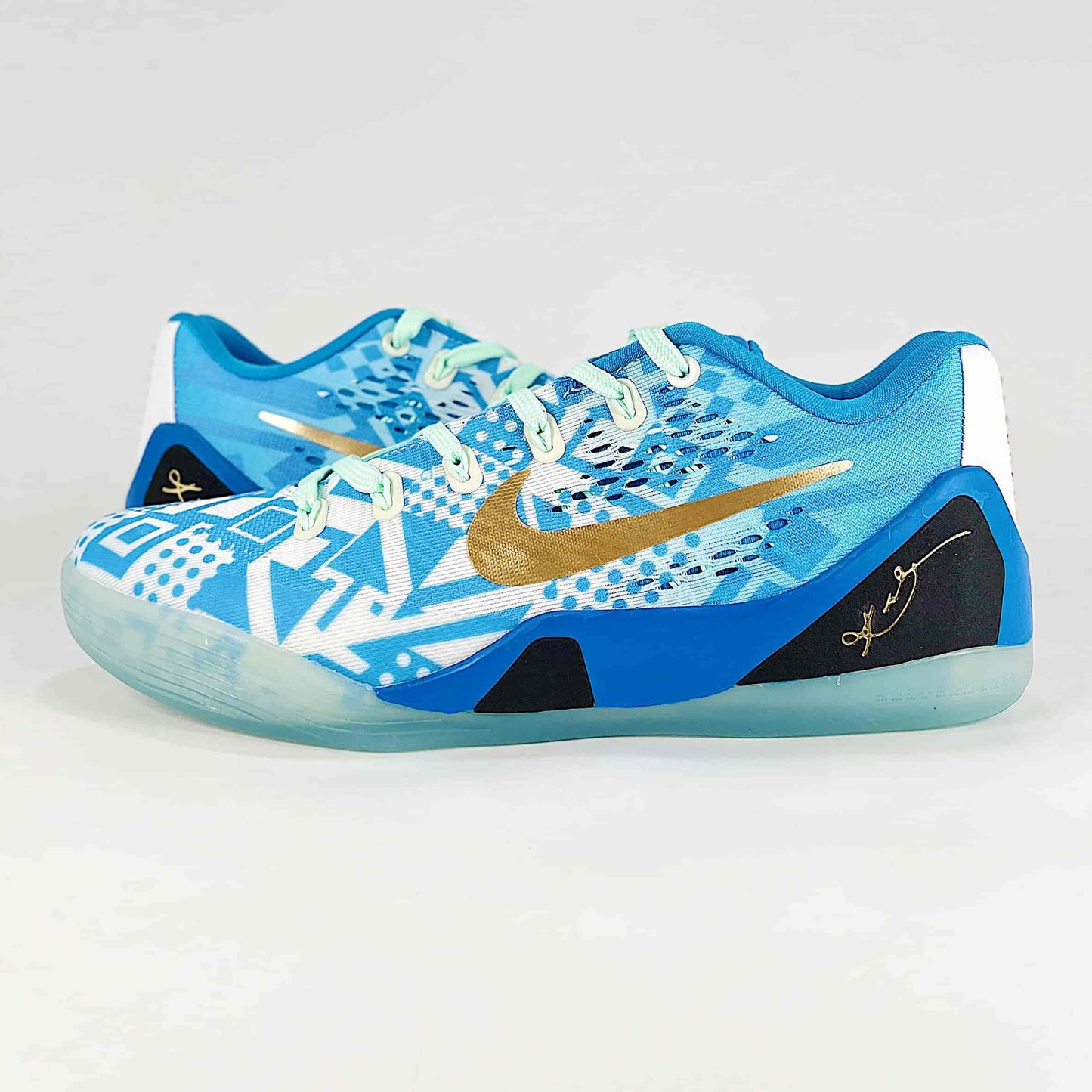 Nike Kobe 9 EM Low Sneakers