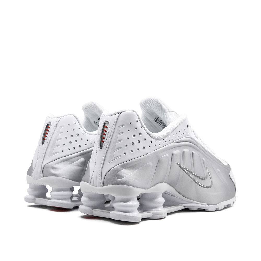 Nike Shox R4 “White – Metallic Silver” Sneaker