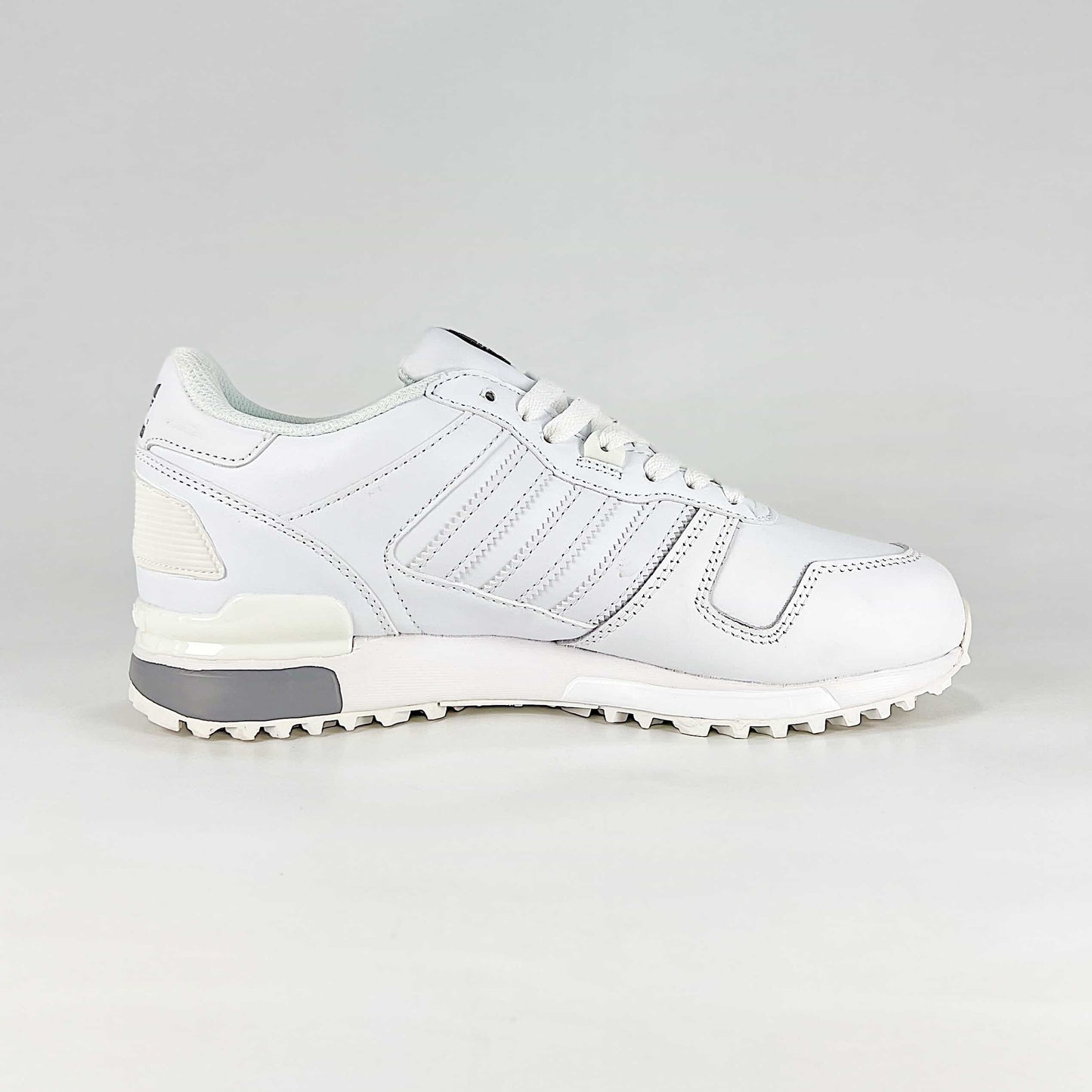 Adidas ZX 700 Sneakers