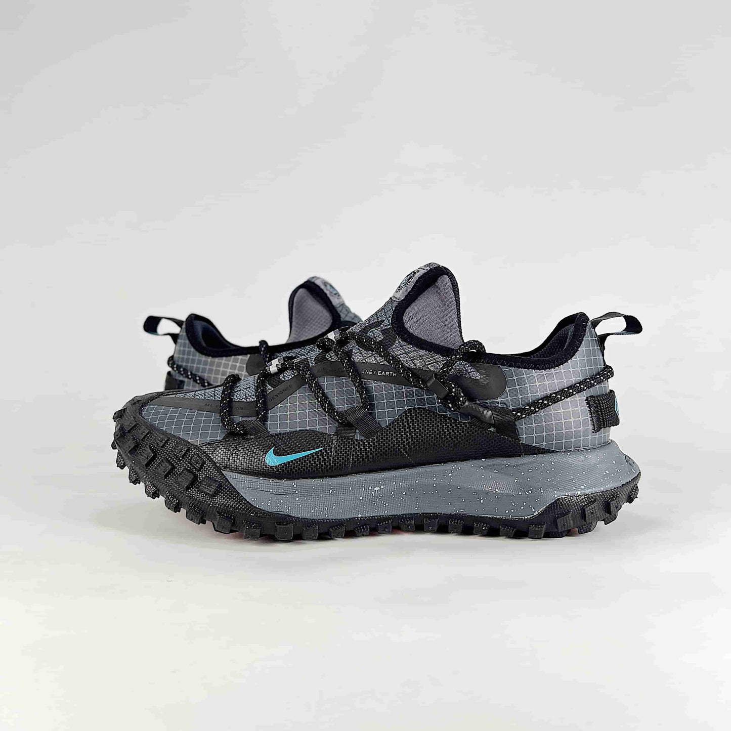 Nike ACG Mountain Fly Low Gore-Tex SE “Dark Grey / Black”