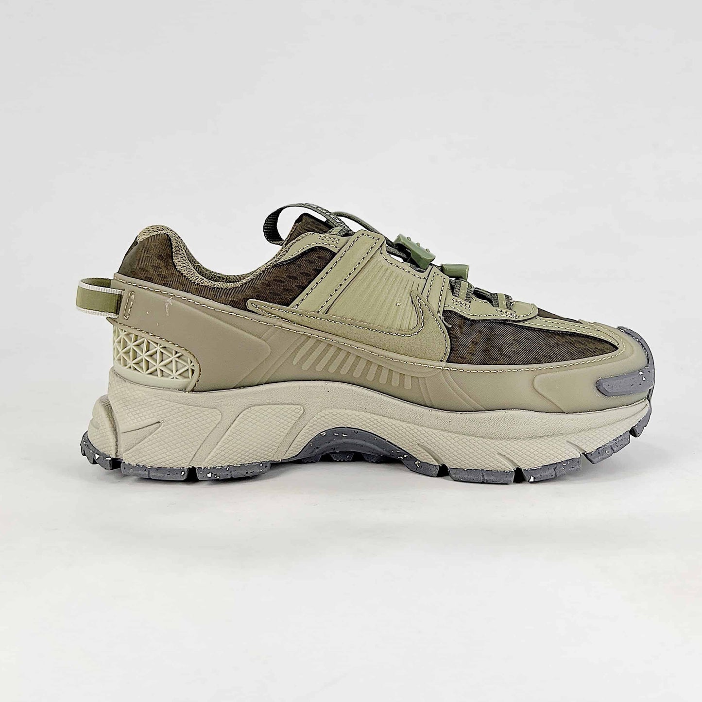 Nike Zoom Vomero Roam Sneakers