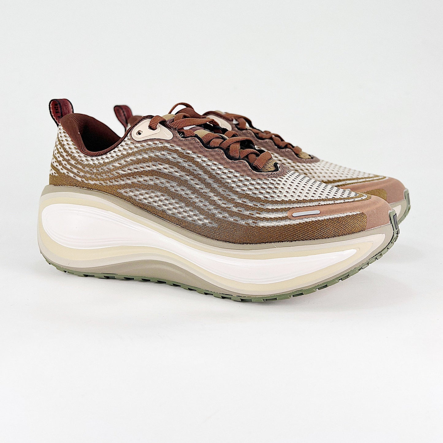 Nike Vomero Plus Sneakers