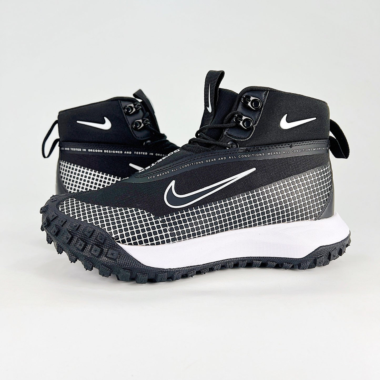 Nike ACG Mountain Fly Gore-Tex Sneakers