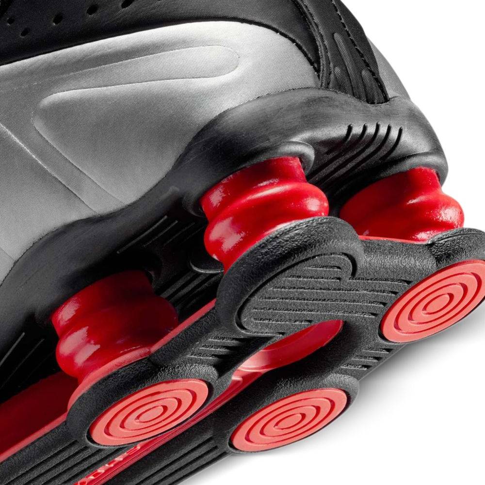 Nike Shox R4 “Black – Metallic Silver” Sneaker