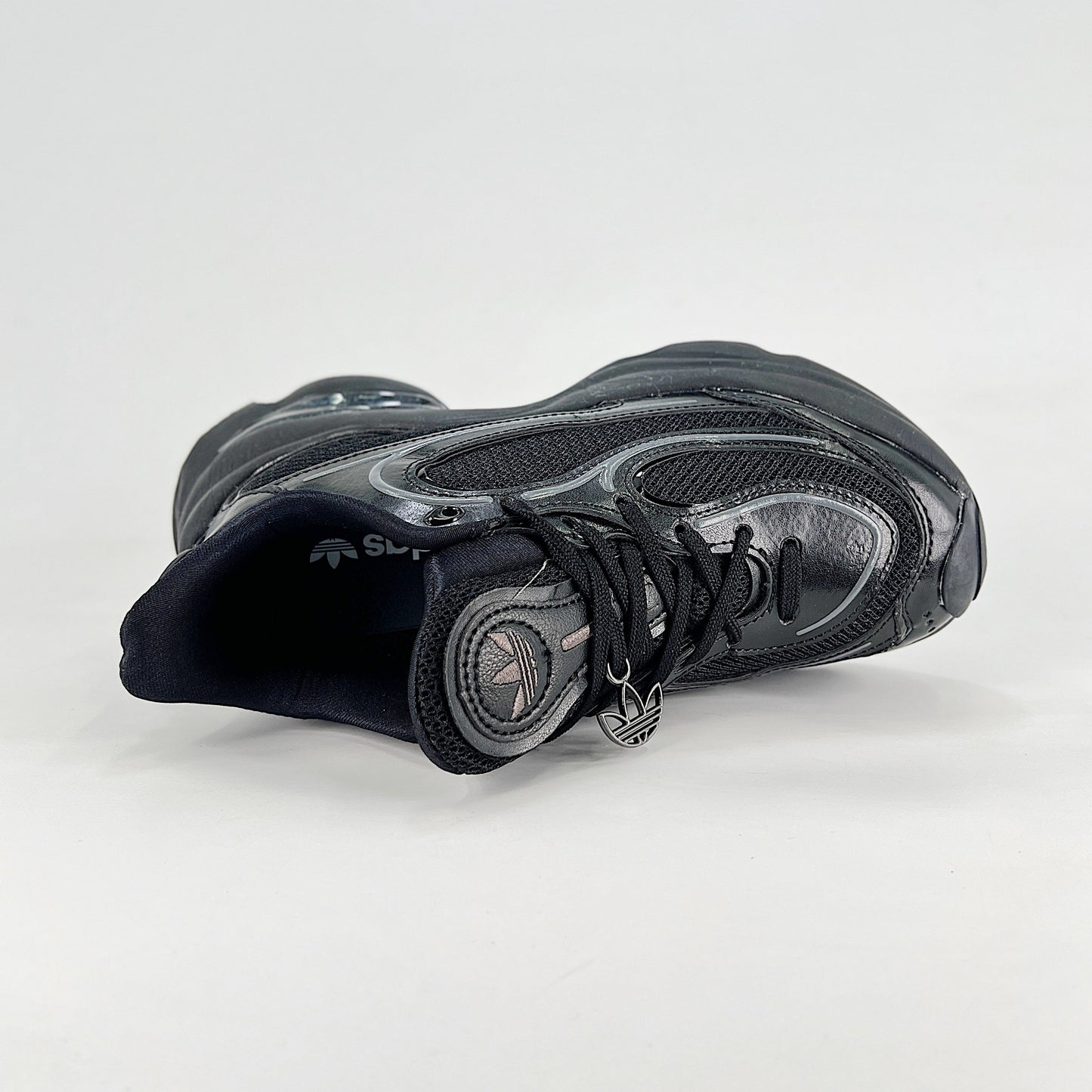 Adidas Ozvenuz Sneakers