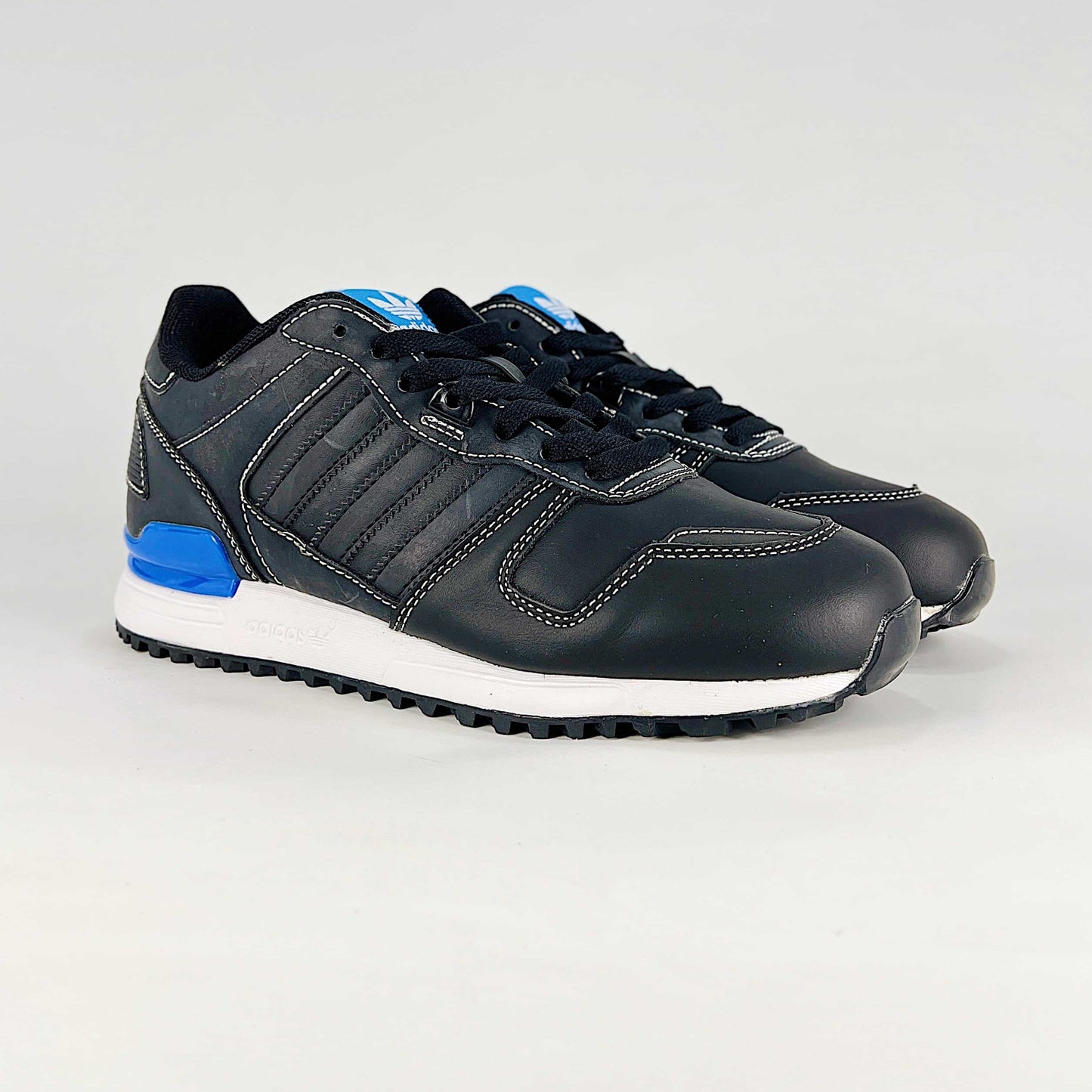 Adidas ZX 700 Sneakers