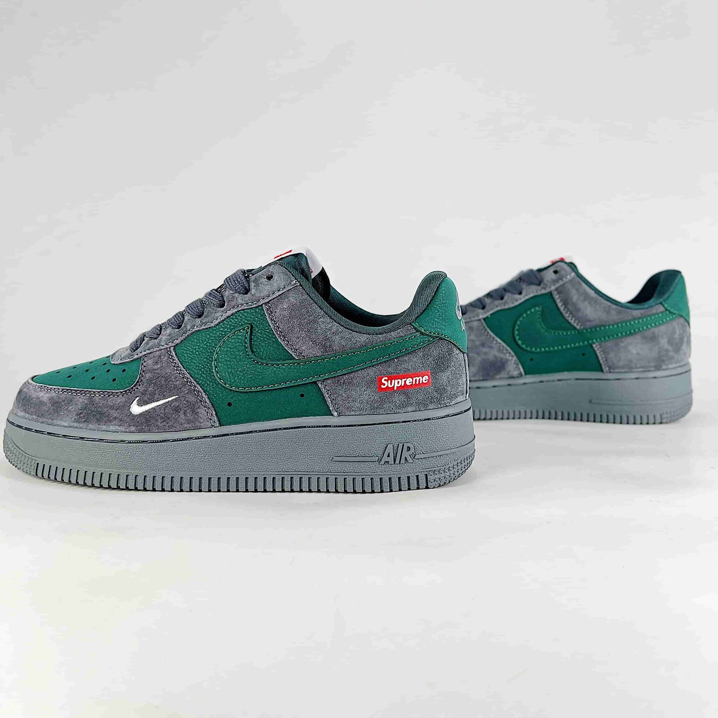 Nike Air Force 1 Low x Supreme sneakers