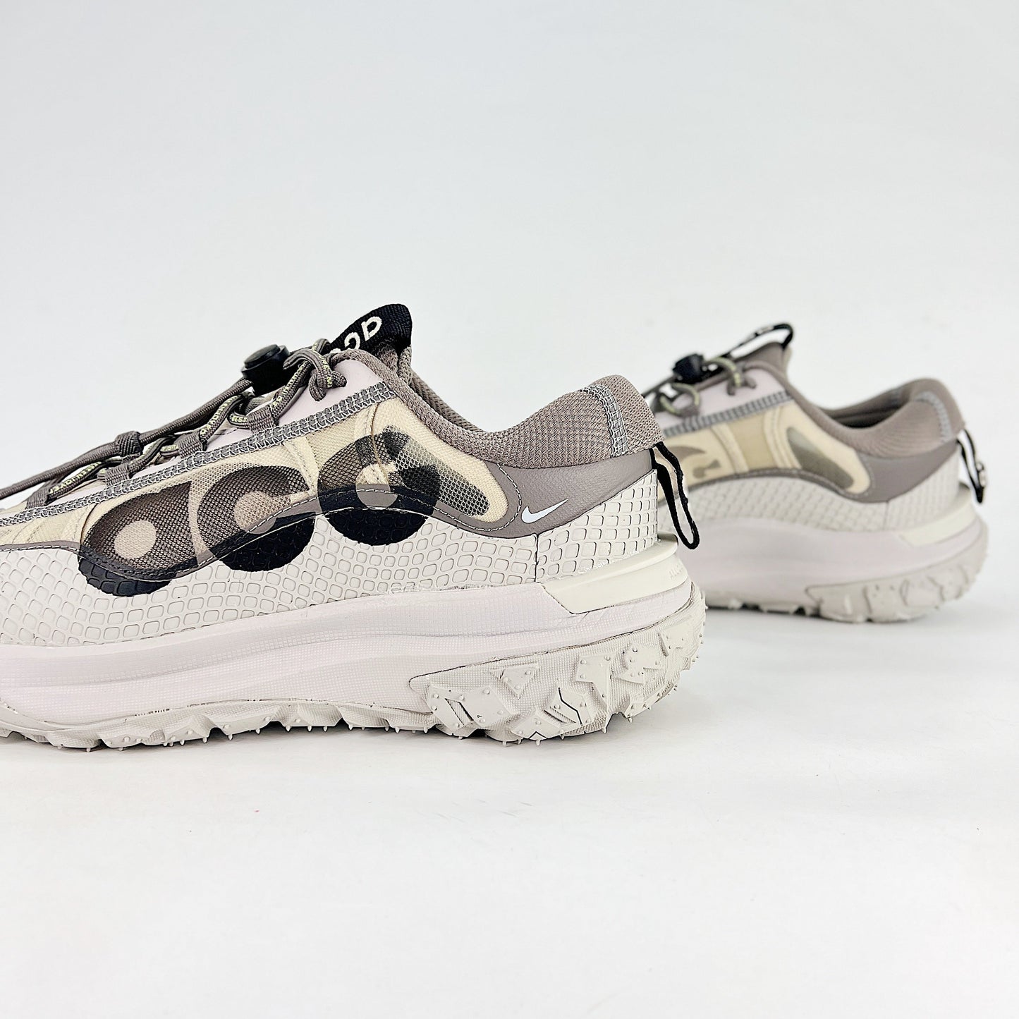 Nike ACG Mountain Fly 2 Low Sneakers