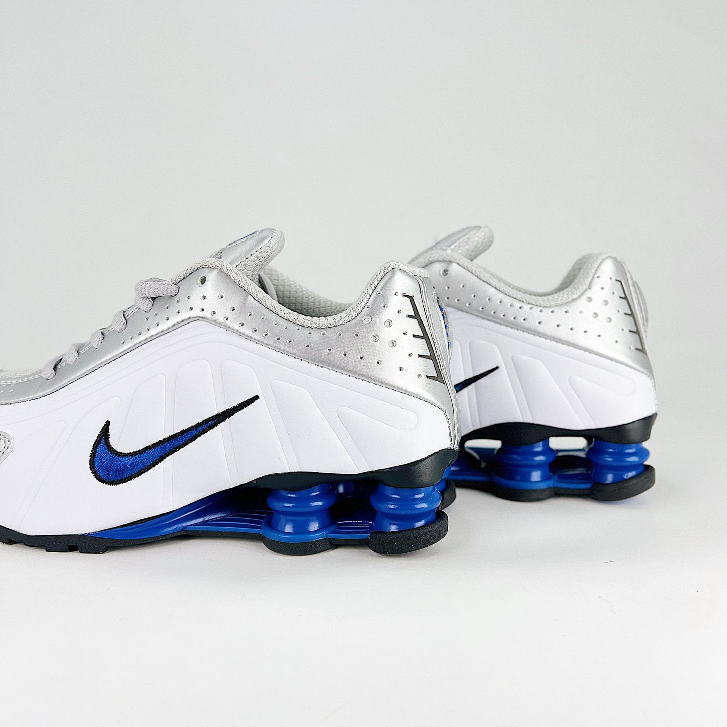 Nike Shox R4 Sneakers
