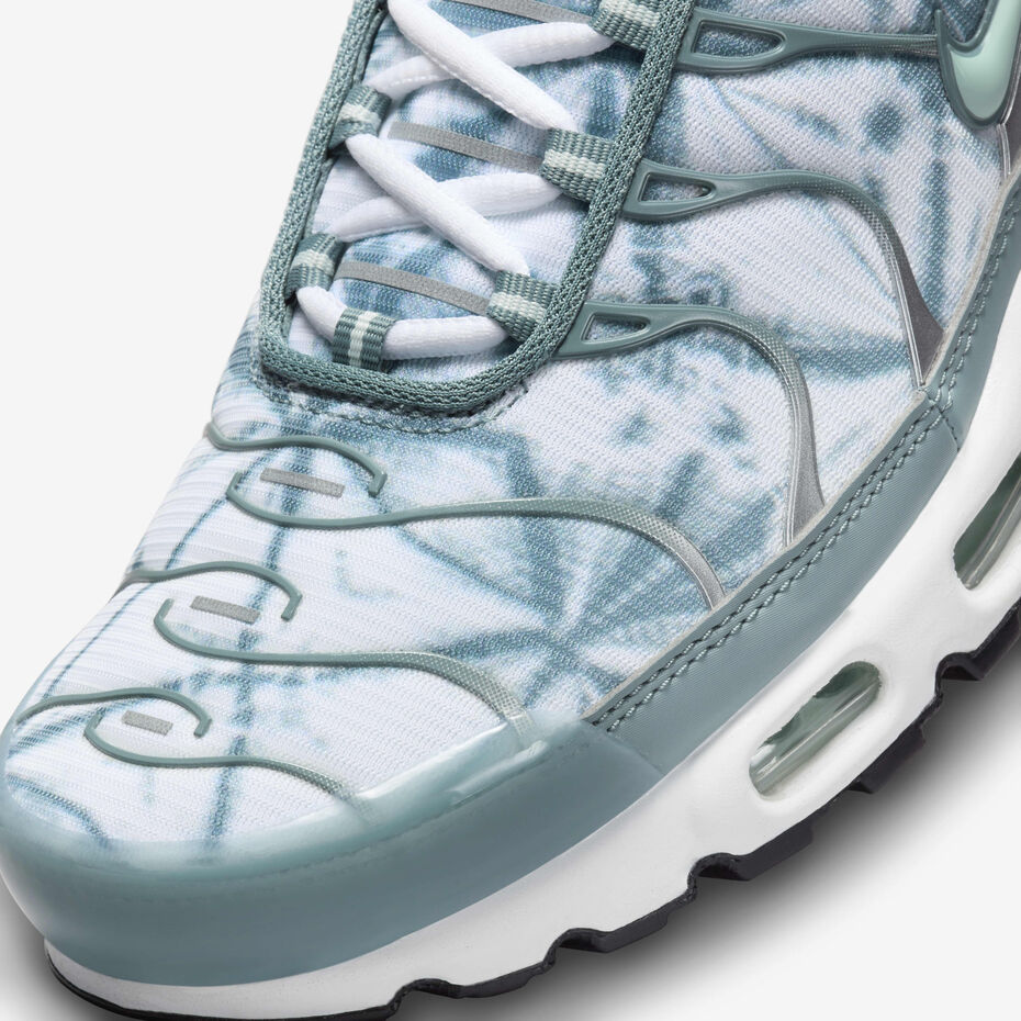 Nike Air Max Plus sneakers