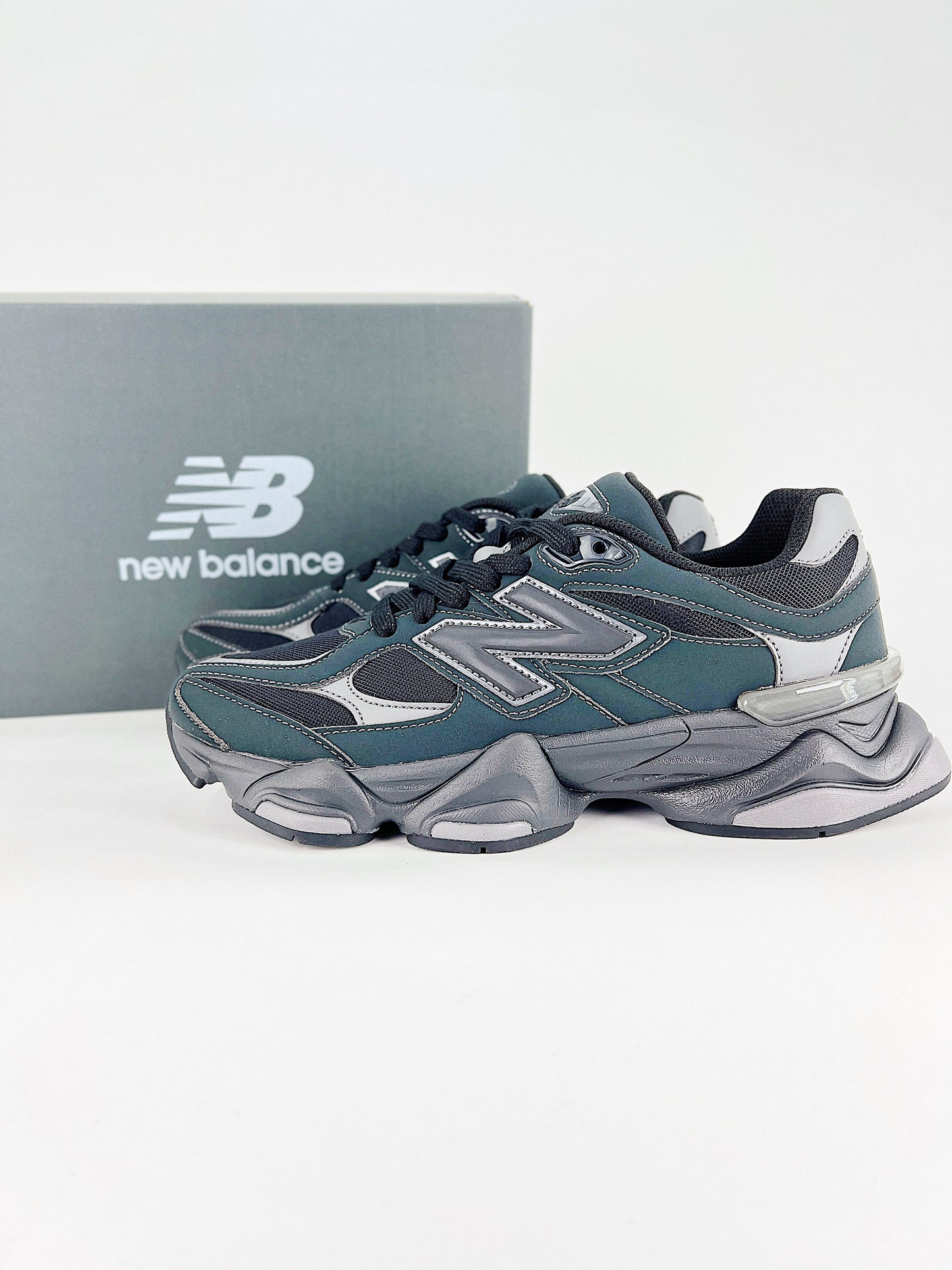 New Balance NB 9060 Sneakers