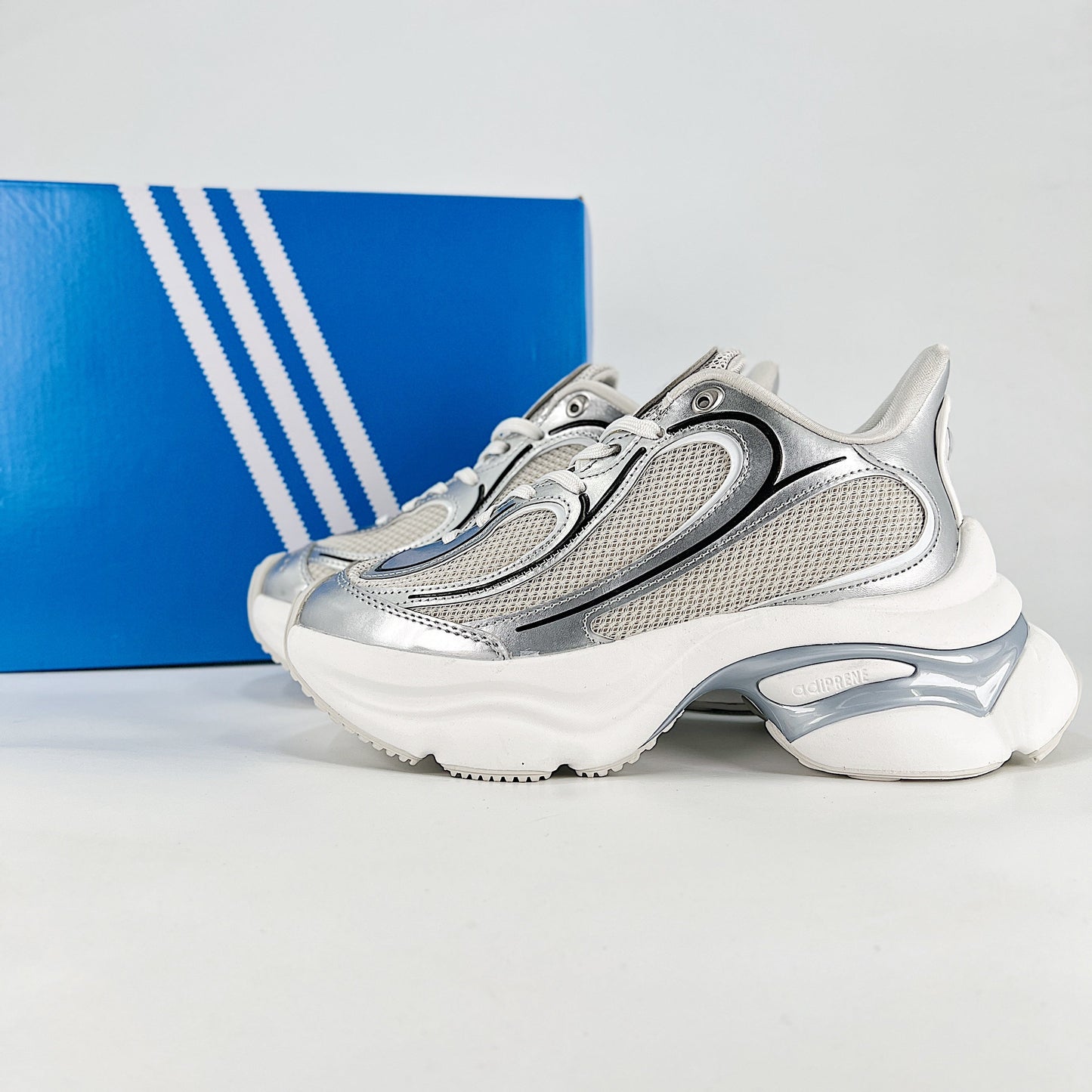 Adidas Ozvenuz Sneakers
