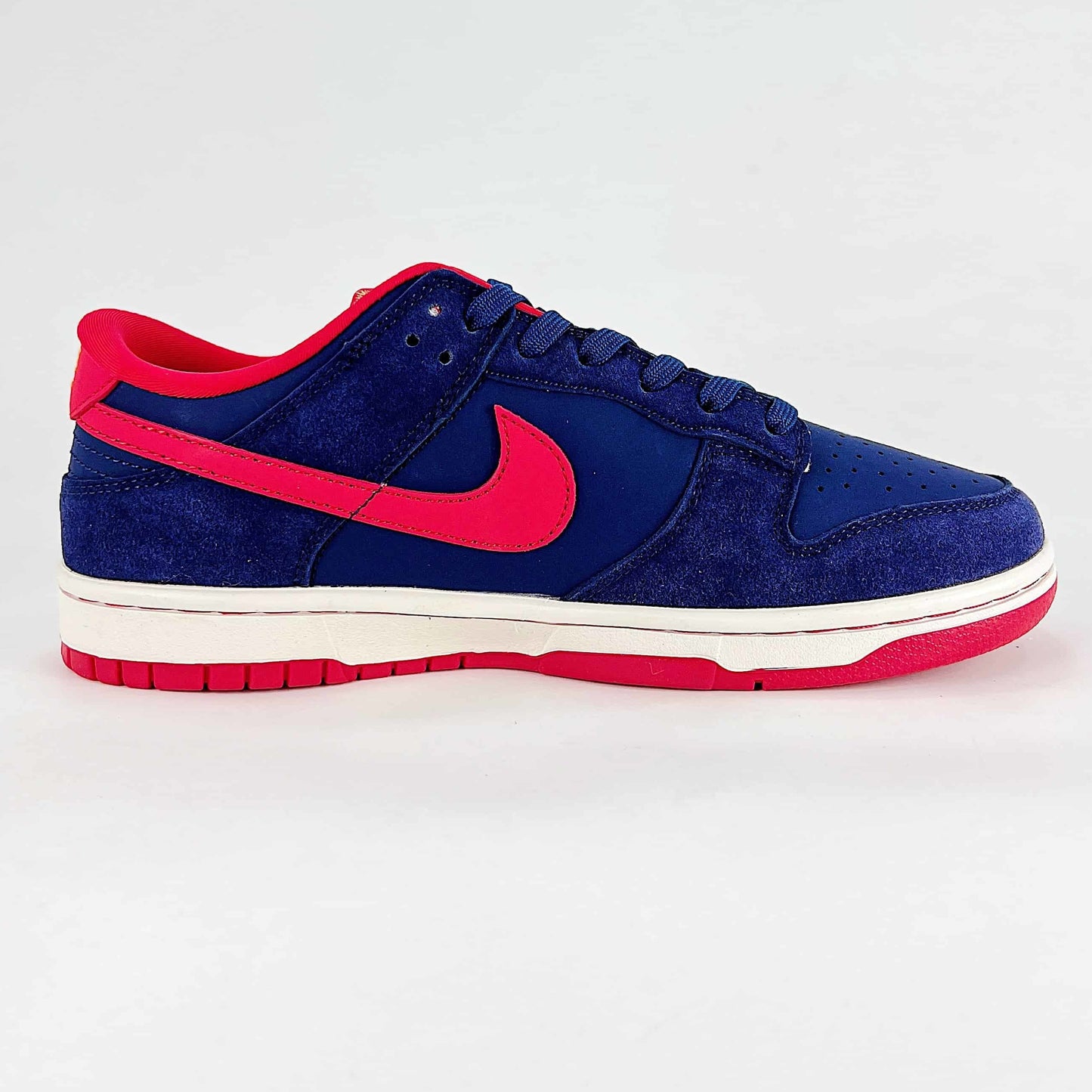 Nike Dunk Low x Supreme Sneakers
