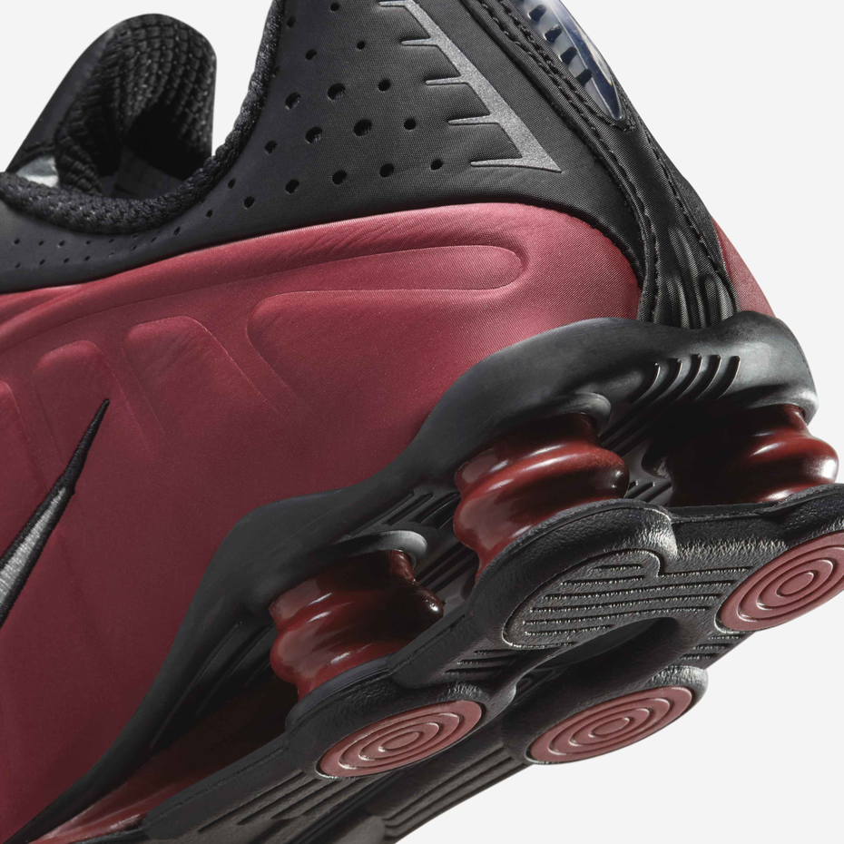 Nike Women's Shox R4 "Black/Metallic Silver/Team Red"