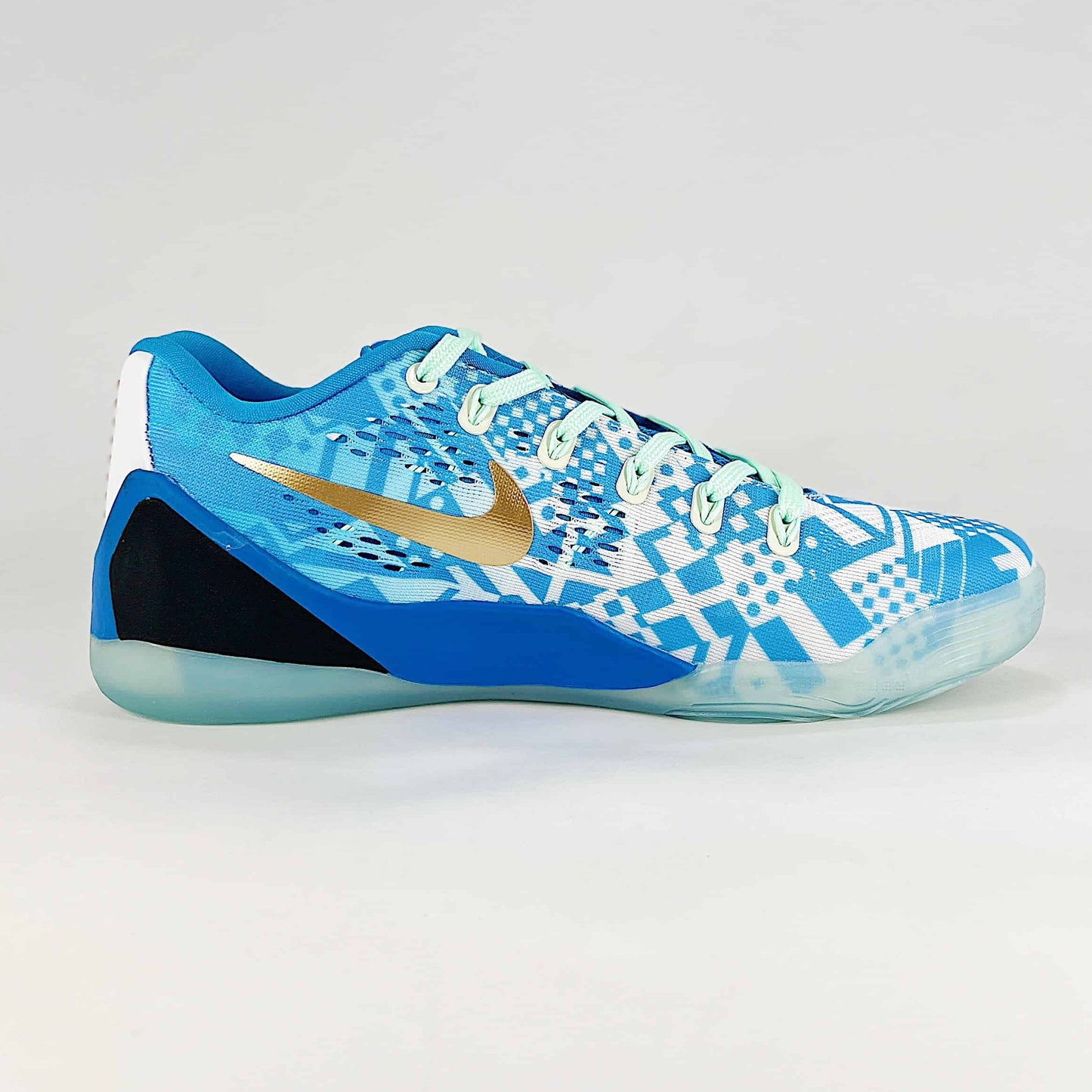 Nike Kobe 9 EM Low Sneakers