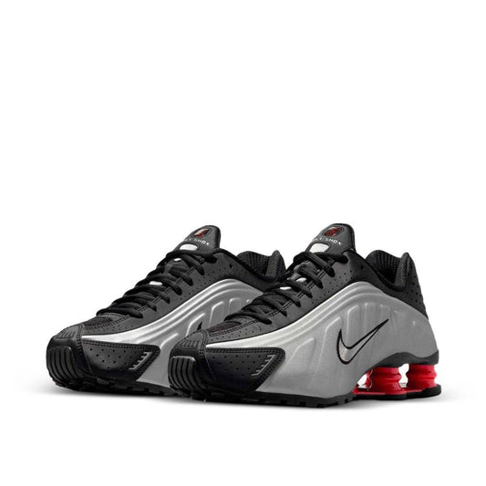 Nike Shox R4 “Black – Metallic Silver” Sneaker