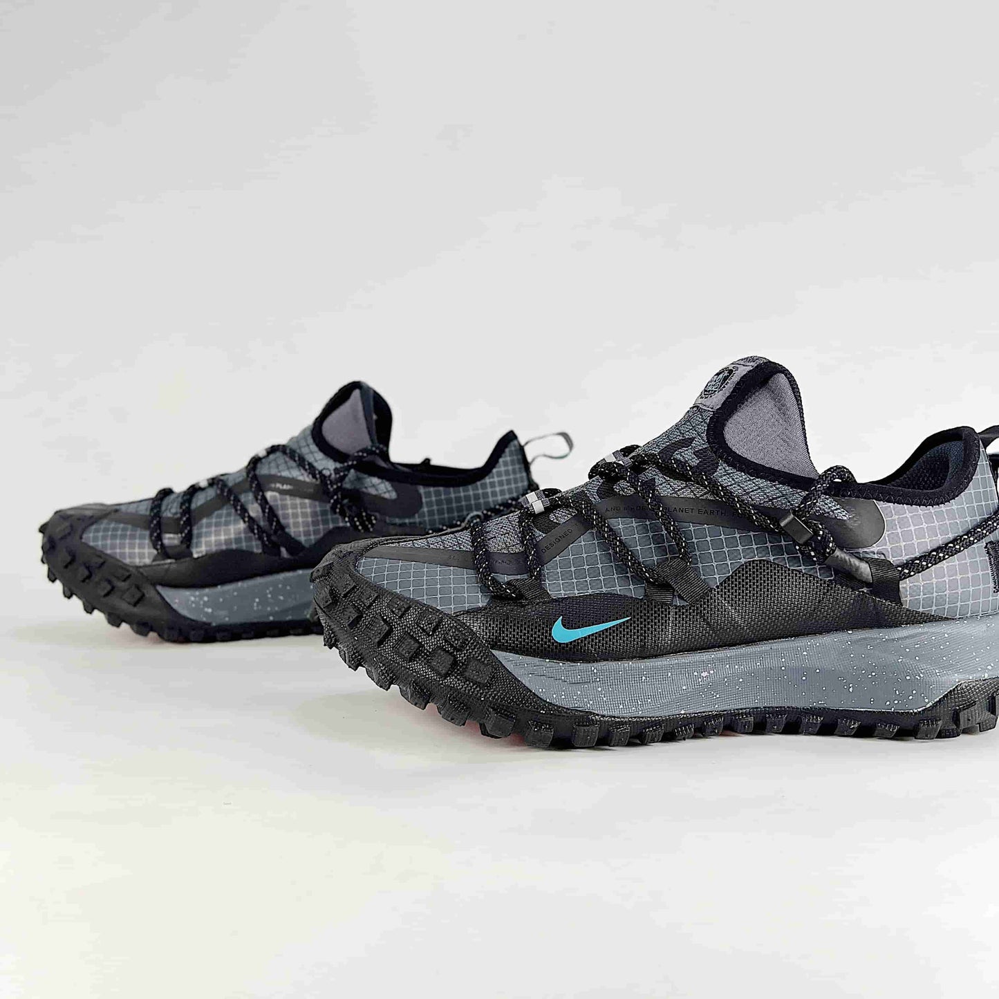 Nike ACG Mountain Fly Low Gore-Tex SE “Dark Grey / Black”