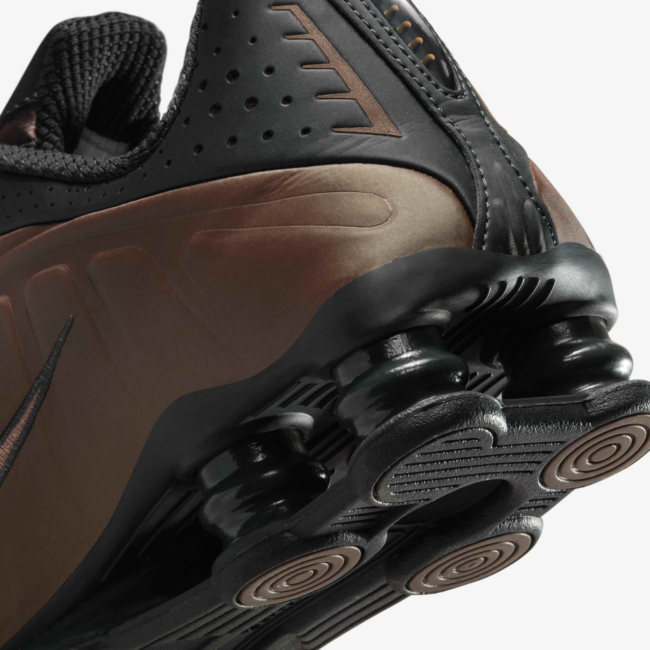 Nike Shox R4 "Ironstone"