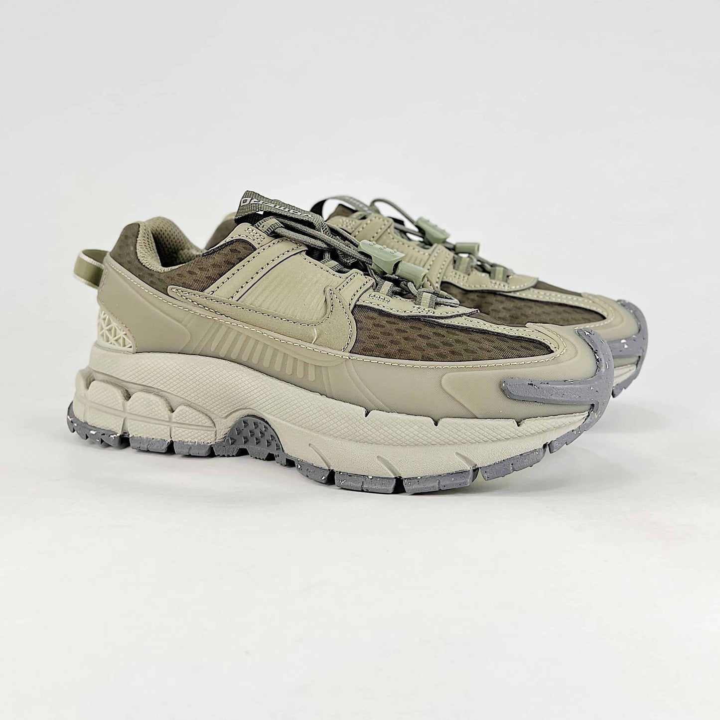 Nike Zoom Vomero Roam Sneakers