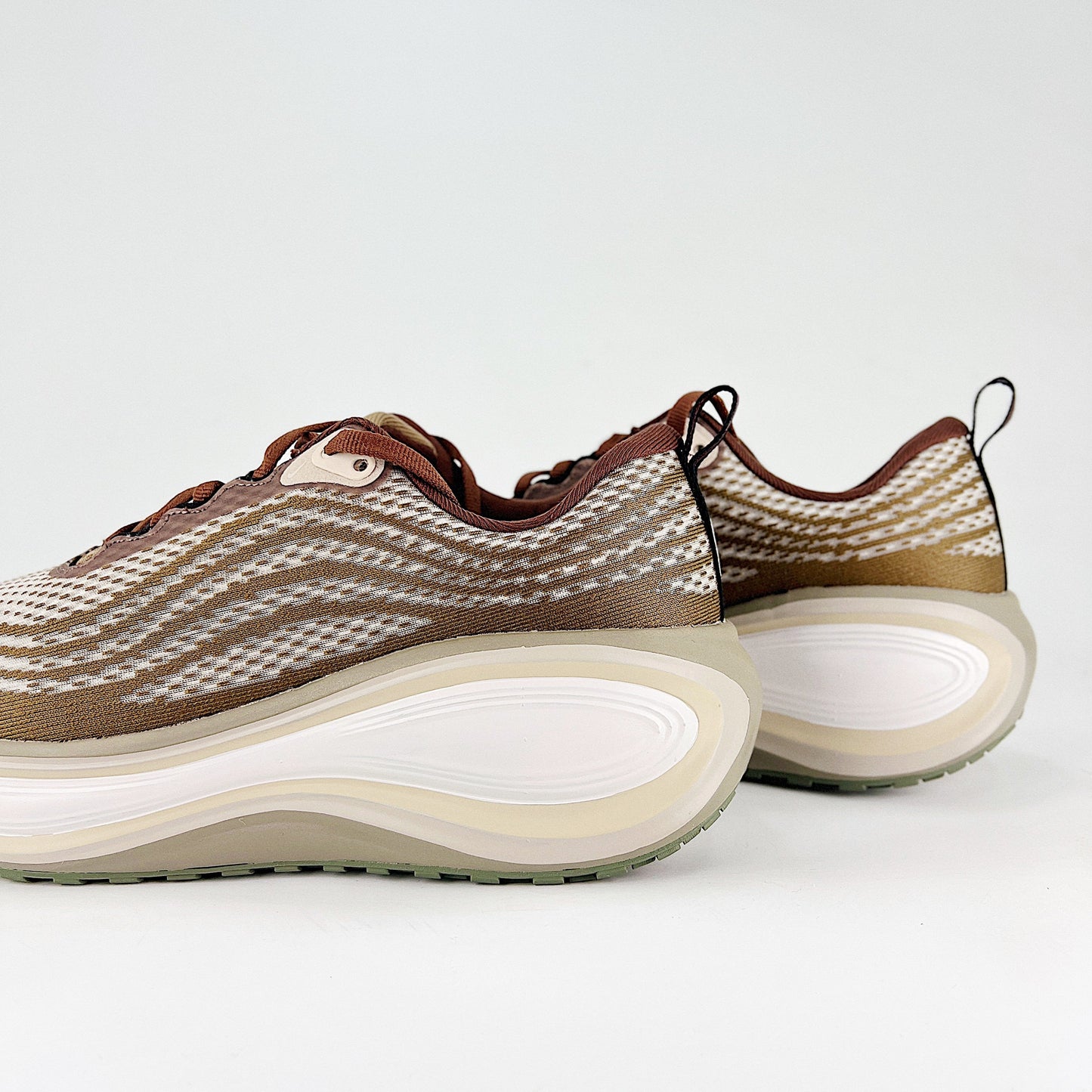 Nike Vomero Plus Sneakers