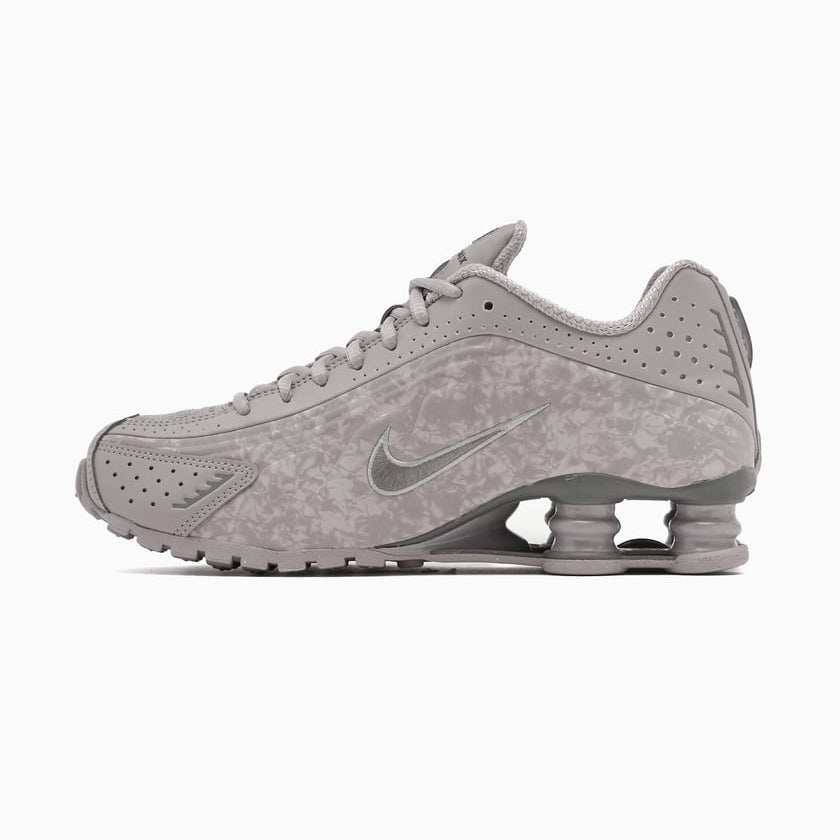 Nike Shox R4 Sneakers "College Grey/Flat Pewter"