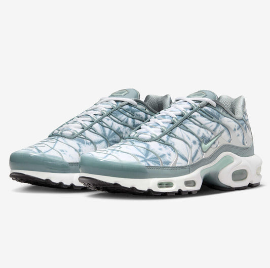 Nike Air Max Plus sneakers