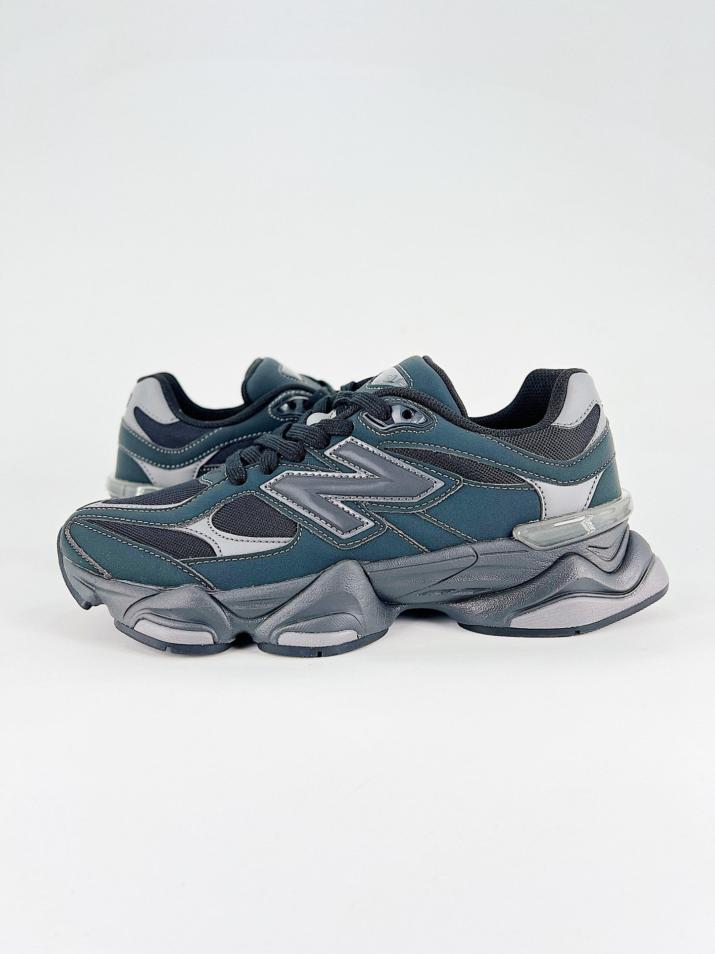 New Balance NB 9060 Sneakers