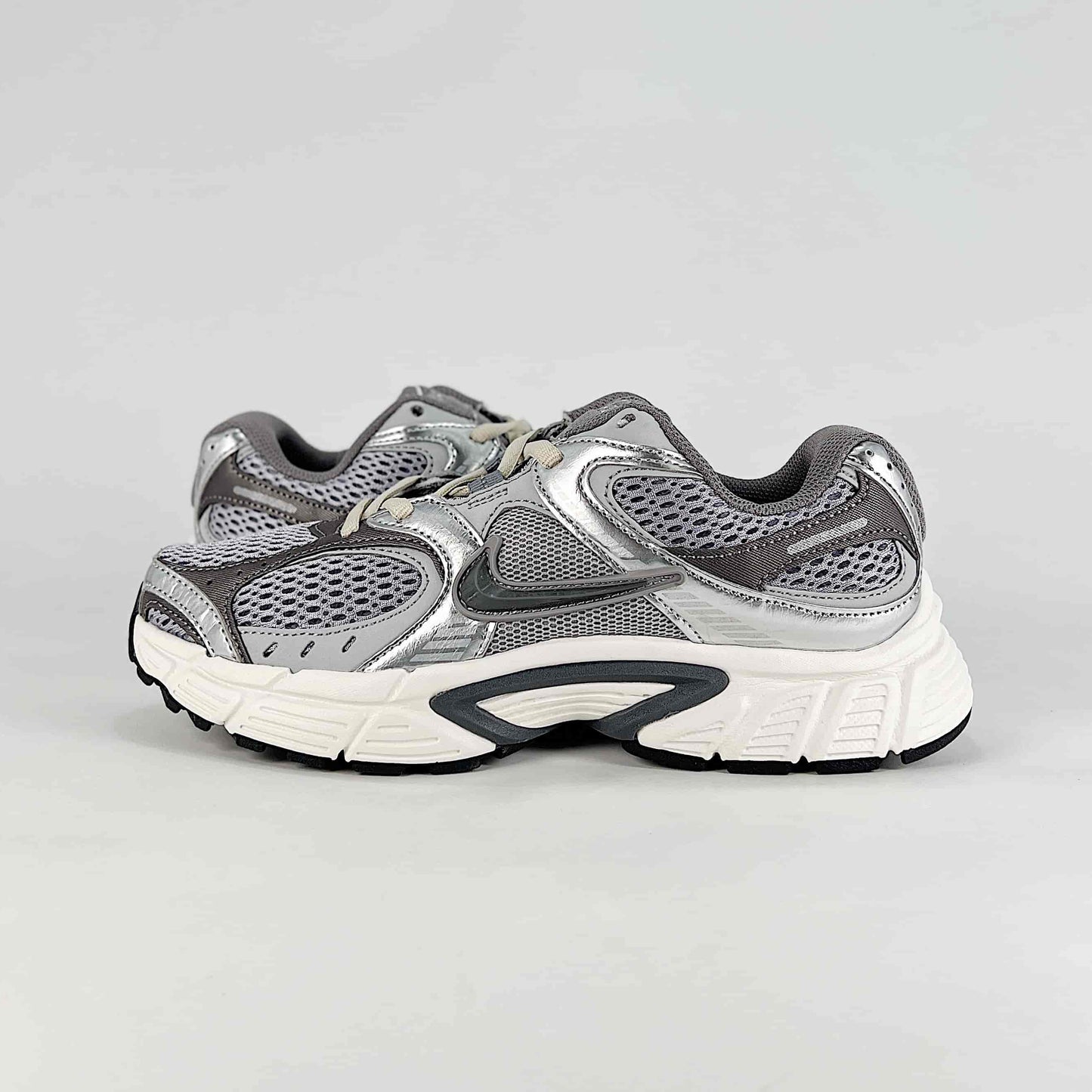 Nike V5 RNR Sneakers