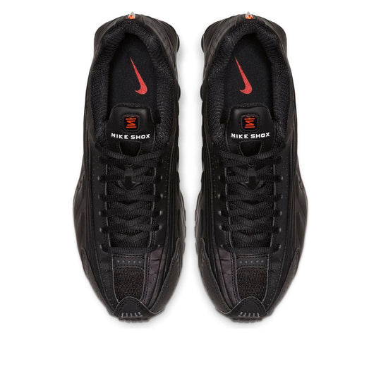 Nike Shox R4 “Triple- Black” Sneaker