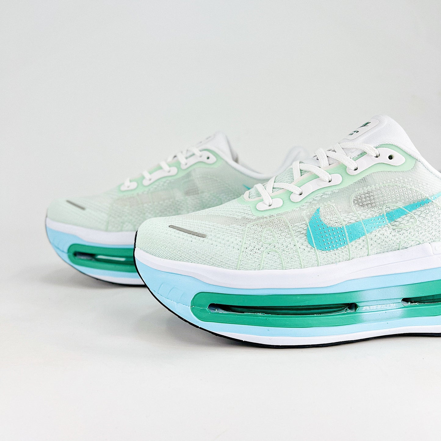 Nike Vomero Premium Running Shoes