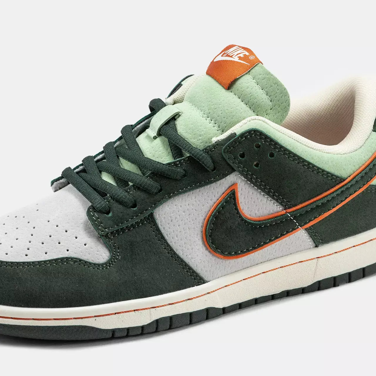 Nike SB Dunk Low “Steamboy OST” Green