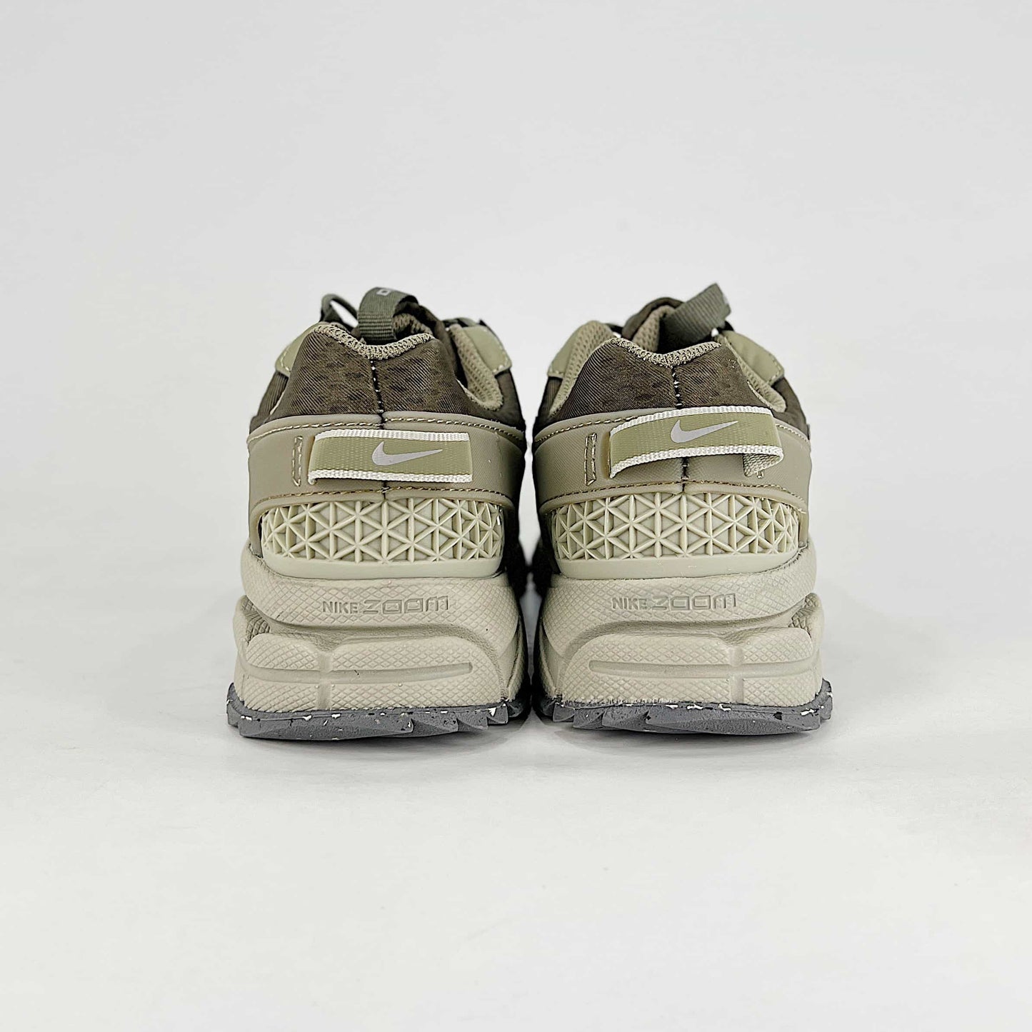 Nike Zoom Vomero Roam Sneakers
