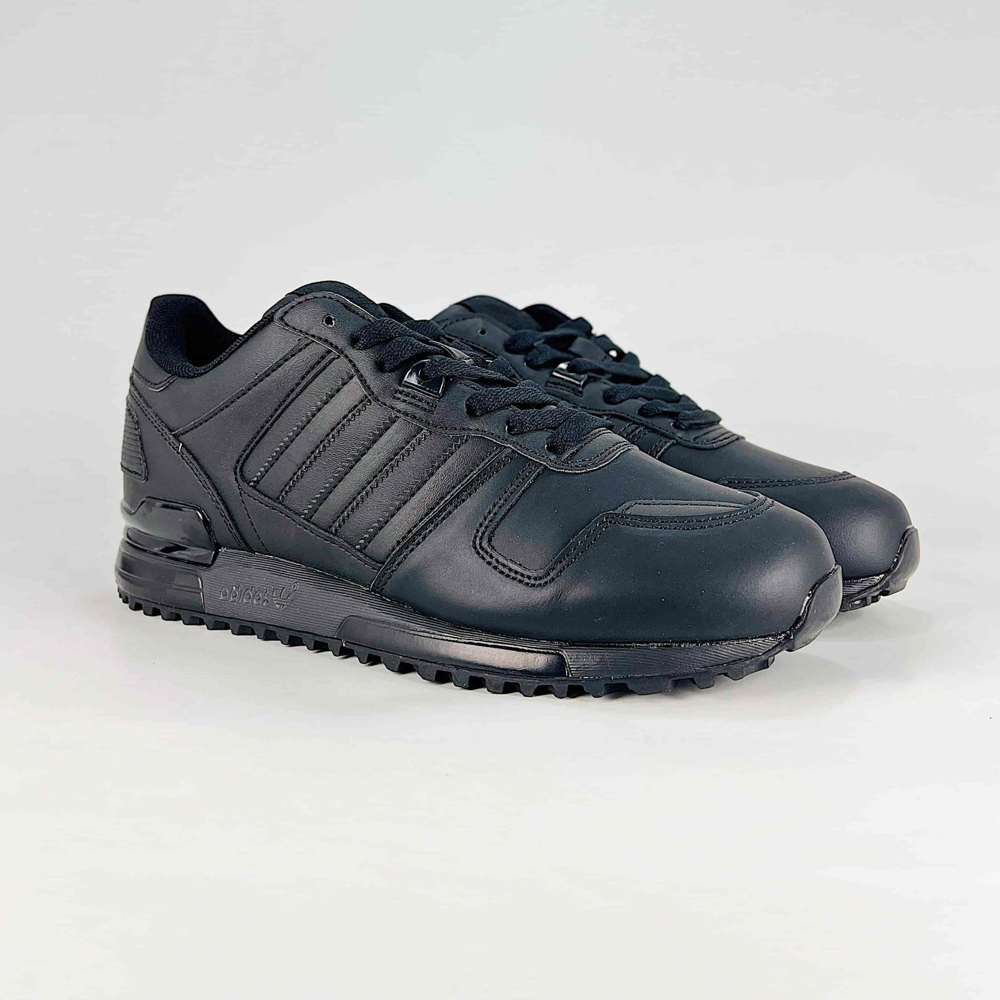 Adidas ZX 700 Sneakers