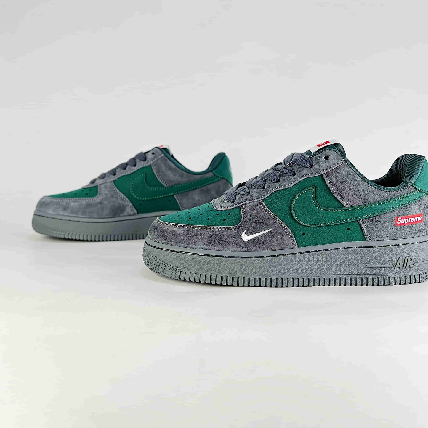 Nike Air Force 1 Low x Supreme sneakers