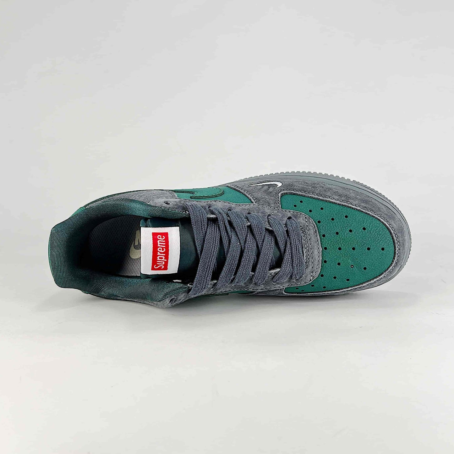 Nike Air Force 1 Low x Supreme sneakers