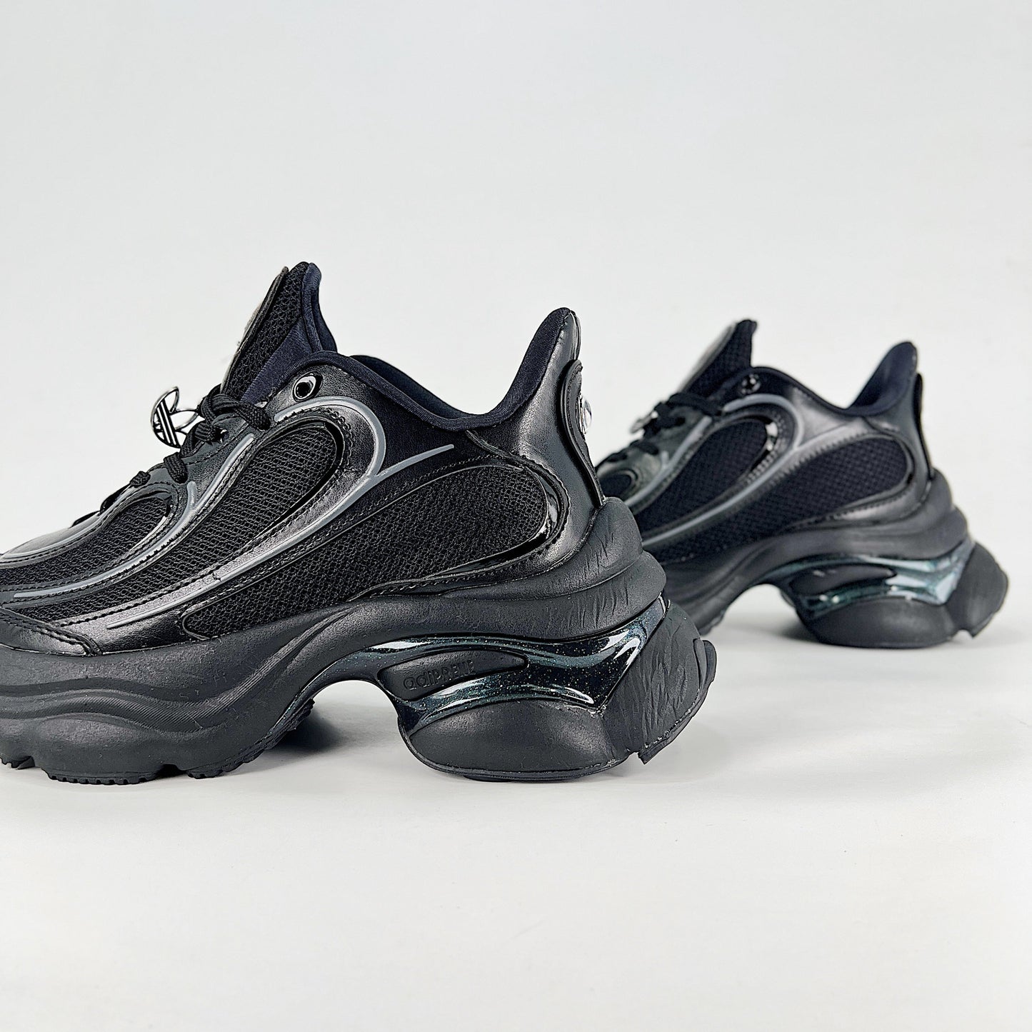 Adidas Ozvenuz Sneakers